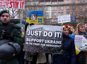 Ukrainians protesting against Viktor Yanukovych.