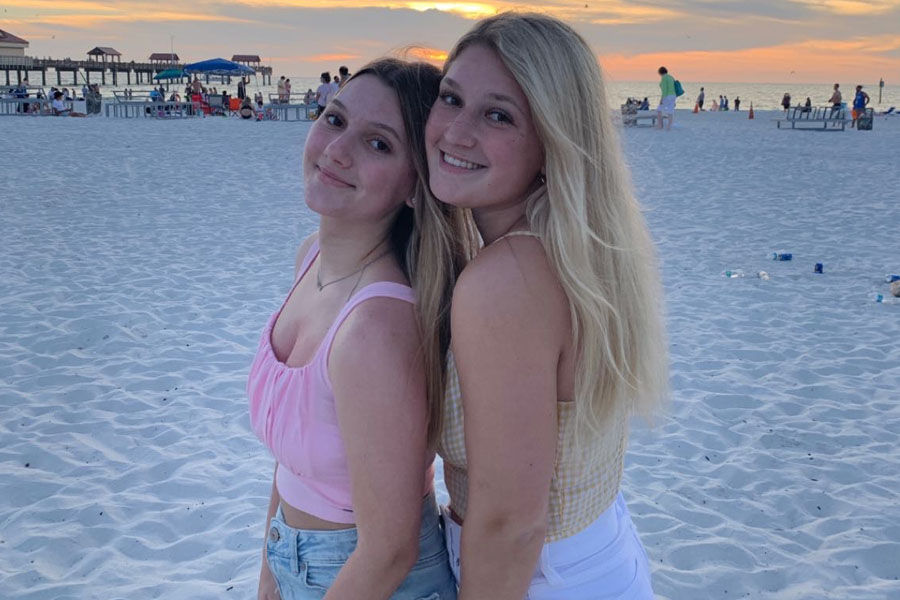 Sophomore Lindsey Opatz and her sister Senior Lauren Opatz enjoyed their spring break trip to Florida this last spring break. 