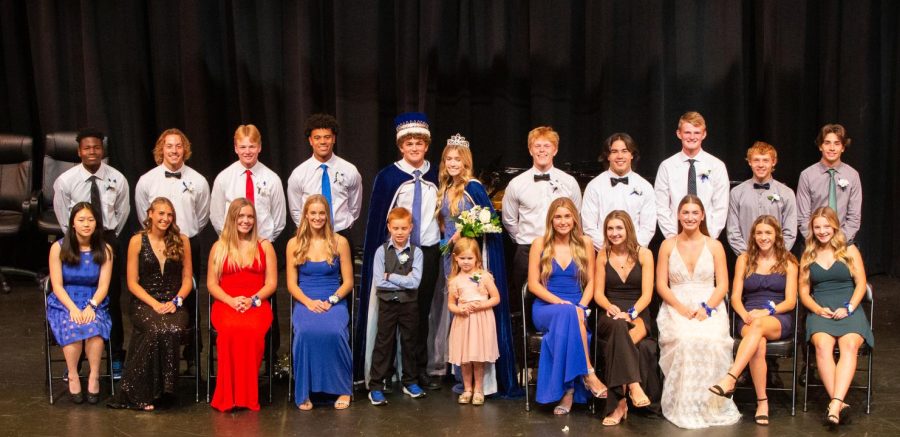 All of the royalty cheesing for a picture after King and Queen were announced. 