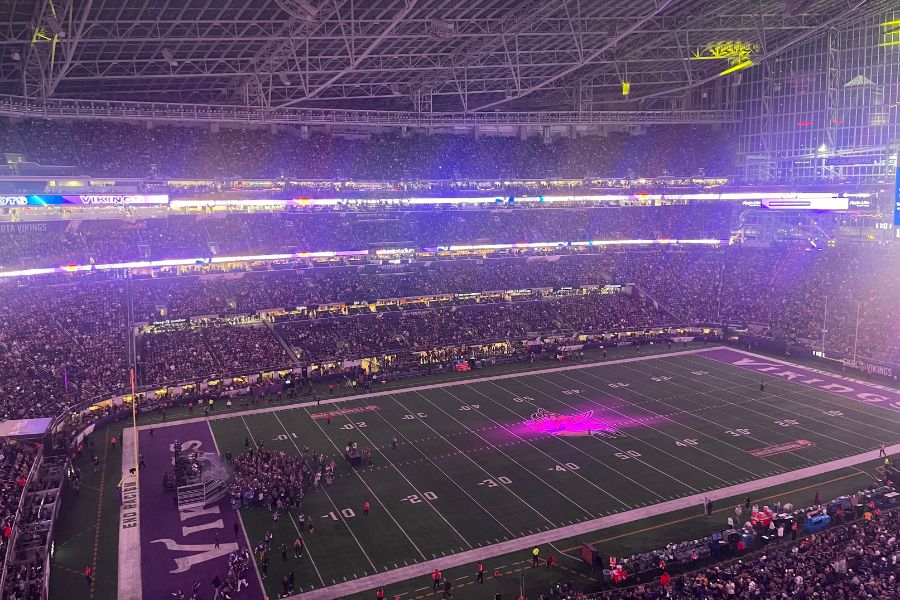 My+family+and+I+attended+the+Vikings+game+on+Thanksgiving+day.+