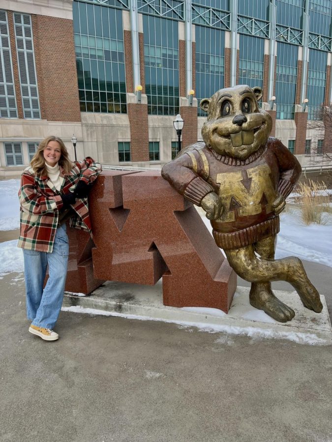 I took a picture with the famous Goldie Gopher, for good luck!