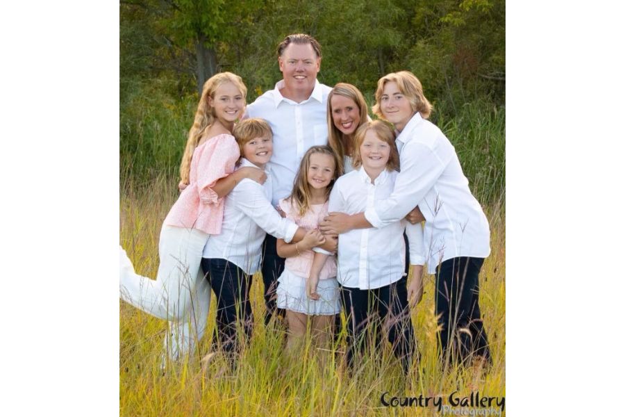 The Janskys are a local family who are involved in multiple activities. (Jenna, Ben, Stacy, Jace, Jaden, Jessa, and Jake)

