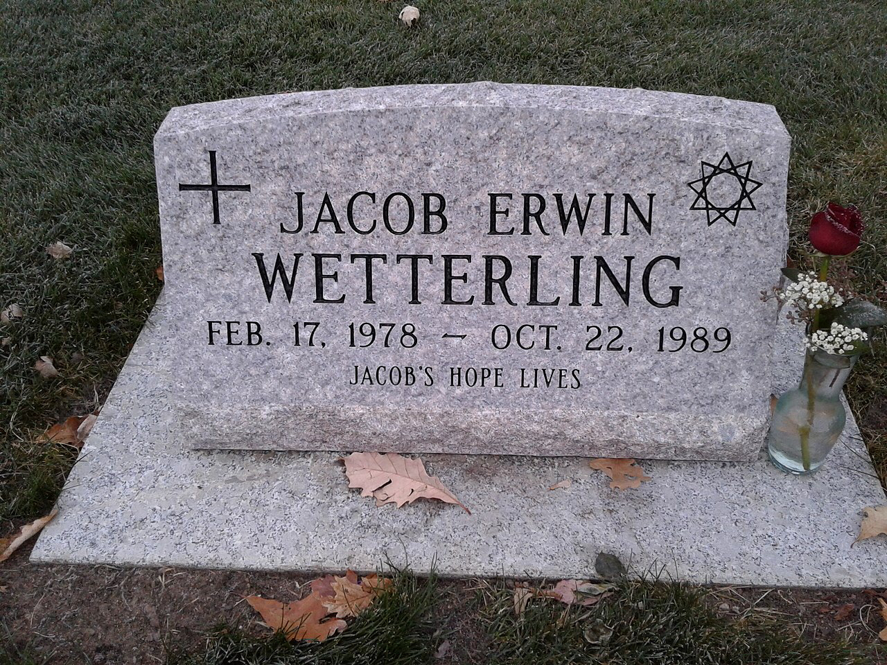 The tomb of Jacob who receives visits from relatives and friends but also from people he did not know because everyone in a certain way loved him and supported him until the end.
(Photo from Reddit)