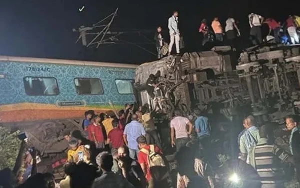 Hundreds were dead after train wreck in New Delhi crash. Hundreds dead, more injured in India's massive train crash  by Insider Corner is licensed under CC BY 4.0.