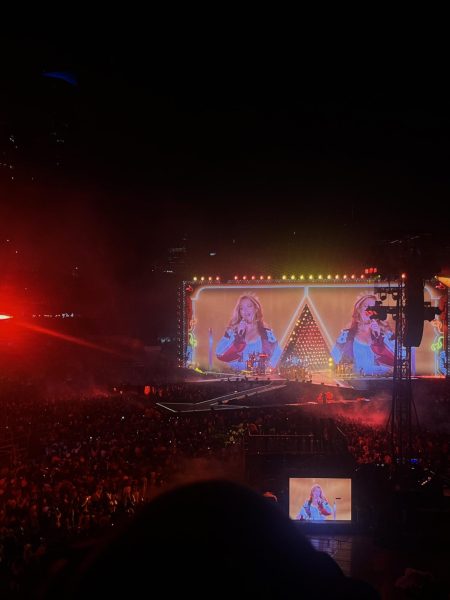 Beyoncé puts on an amazing show at Soldier Field, performing for around 60,000 people.