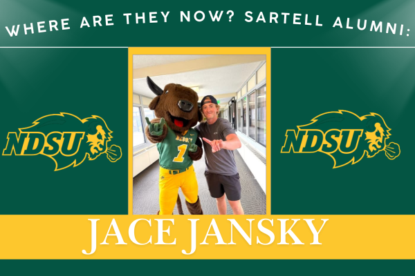 Jace has a fun time with the NDSU mascot at move in day. (Photo used with permission by Jace Jansky)