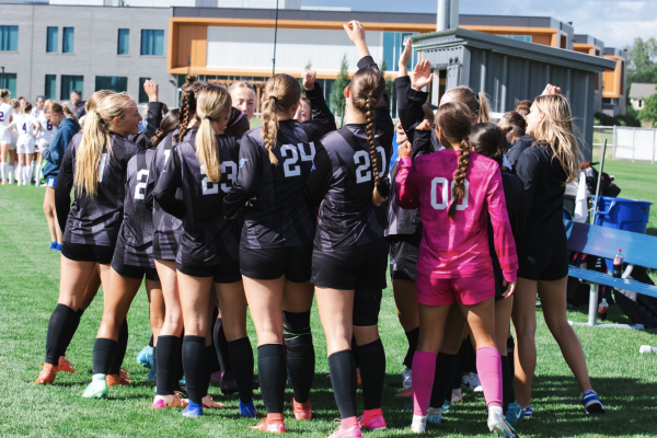 Sartell Soccer team cheers before game time to get hype. (Photo used with permission from Angie Heckman).