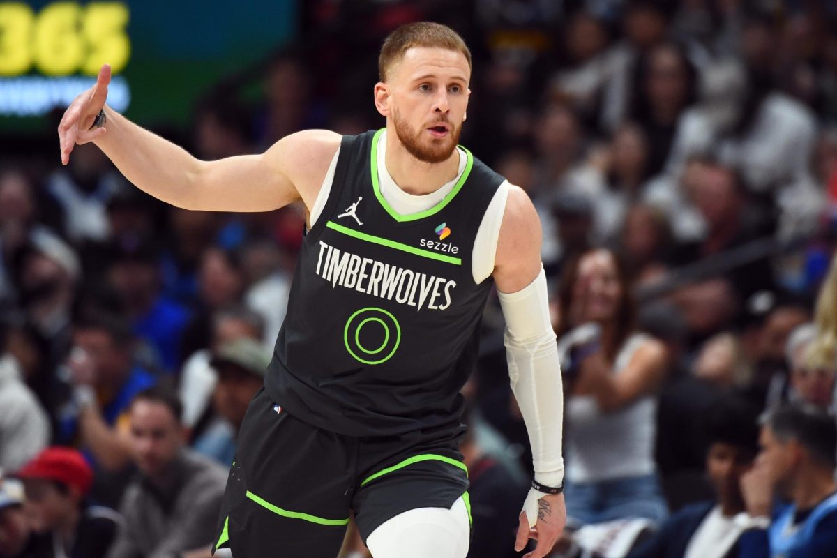 2026-04-26T014714Z_1_LYNXMPEM3P021_RTROPTP_4_BASKETBALL-NBA-DEN-MIN